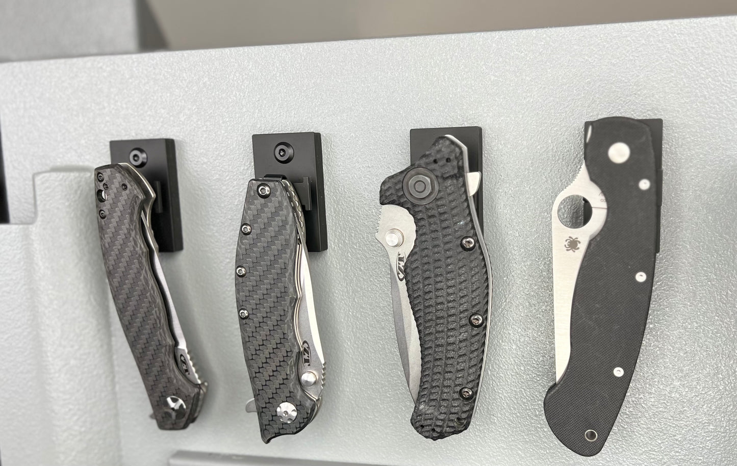 The BladeHanger EDC